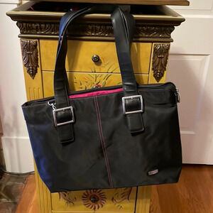 ✈️ US luggage, New York, black and pink tote ✈️